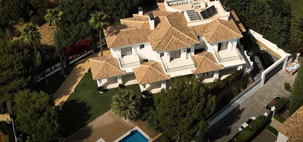 "Батальон Іспанія". Скандальний військком із Одеси купив віллу за 4 мільйони євро на дорогому курорті